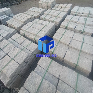 đá bước chân sân vườn