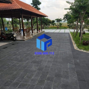 ĐÁ BAZAN ĐEN KHÒ LỬA LÁT SÂN CAO CẤP 15×15