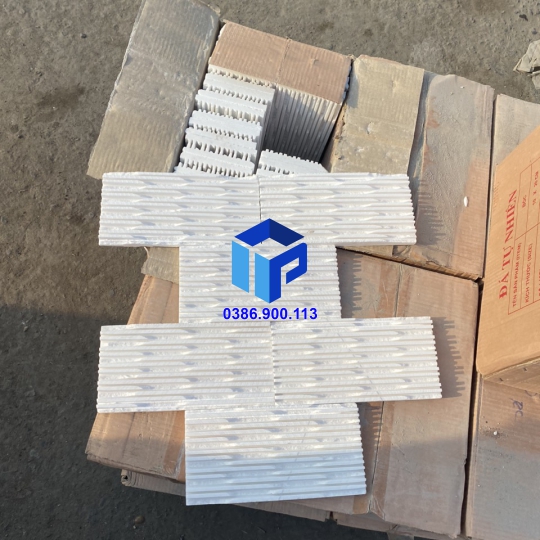 đá răng lược trắng sữa 10x20