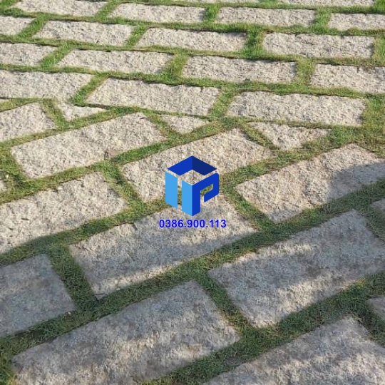 đá bước chân sân vườn