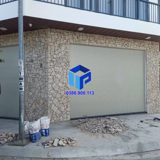Đá rối vàng băm mặt 