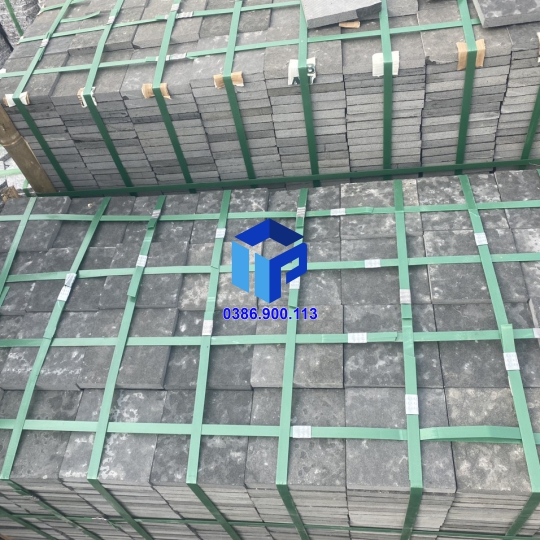 ĐÁ BAZAN ĐEN KHÒ LỬA LÁT SÂN CAO CẤP 10x10