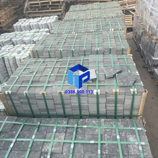 ĐÁ BAZAN ĐEN KHÒ LỬA LÁT SÂN CAO CẤP 15x30