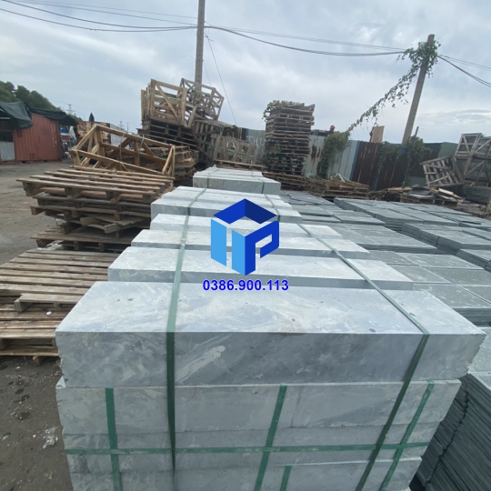 ĐÁ BÓ VỈA XANH SÂN VƯỜN ··